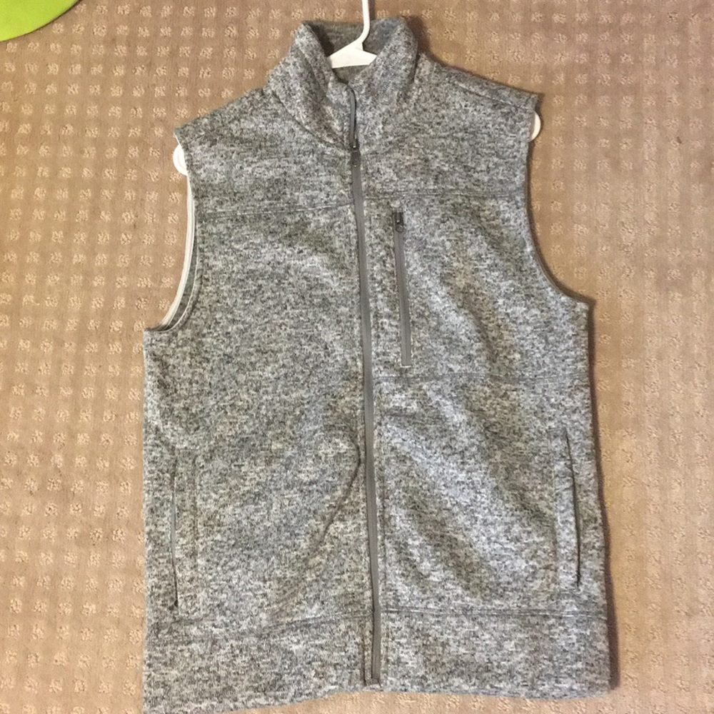Men’s sweater vest with zipper